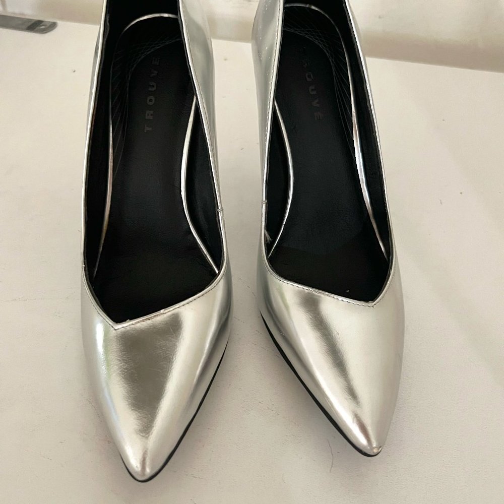 Heels, 6 M